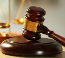 Exécution d'une décision de justice à Tours
